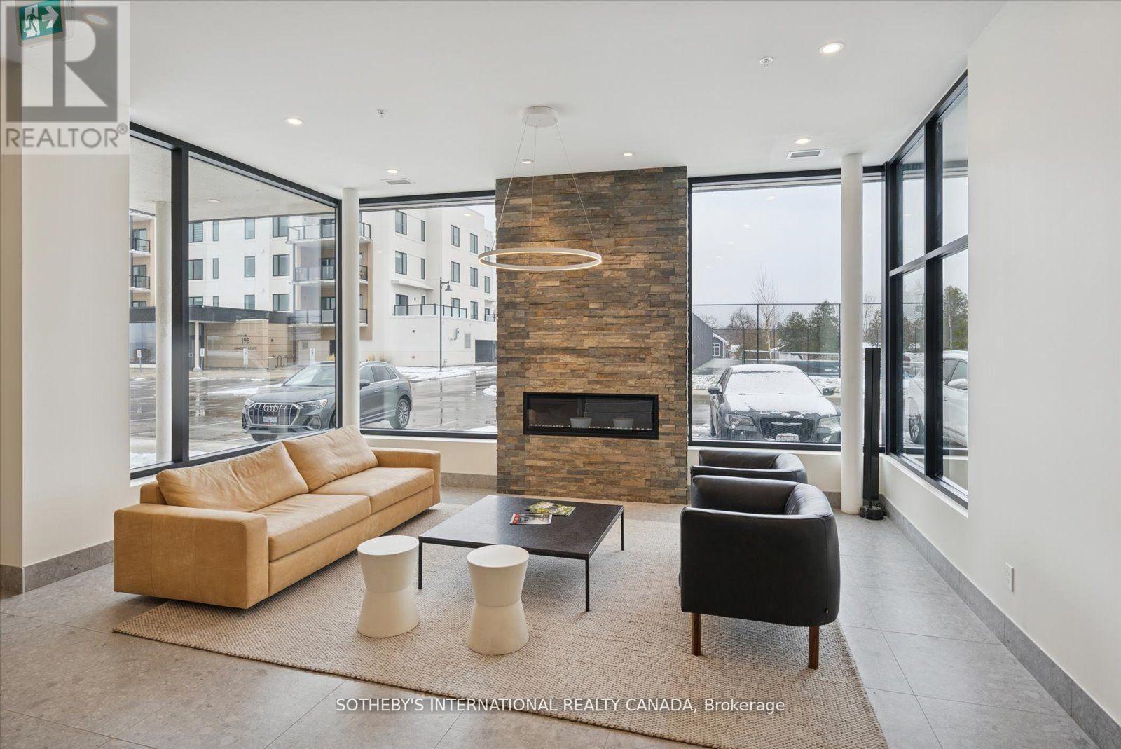 Penthouse 1 - 19a West Street N, Kawartha Lakes, Ontario  K0M 1N0 - Photo 3 - X13057092