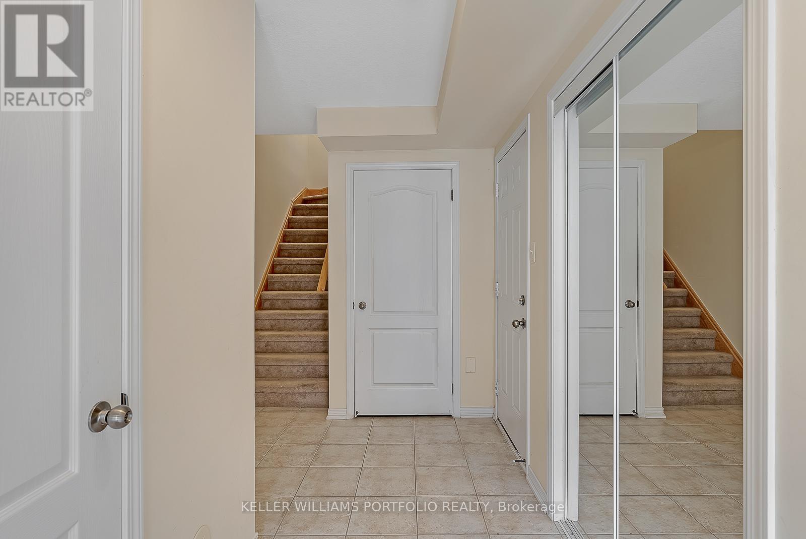 42 - 7 Sirente Drive, Hamilton, Ontario  L9A 0B4 - Photo 3 - X13057130