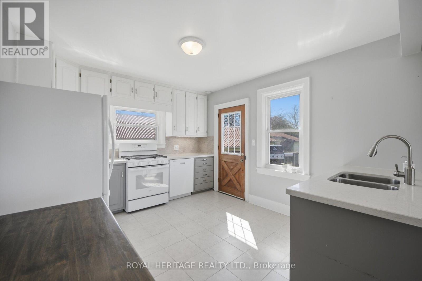 2203 Highway #2, Clarington, Ontario  L1C 6E6 - Photo 8 - E13057232