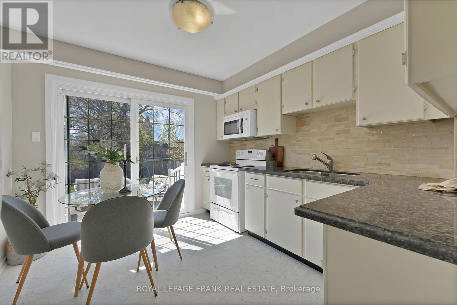 25 Michael Boulevard, Whitby, Ontario  L1N 5P4 - Photo 14 - E13057312