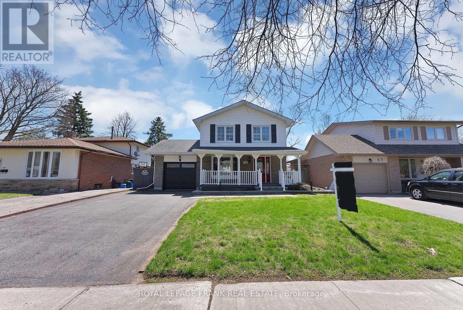 25 Michael Boulevard, Whitby, Ontario  L1N 5P4 - Photo 2 - E13057312