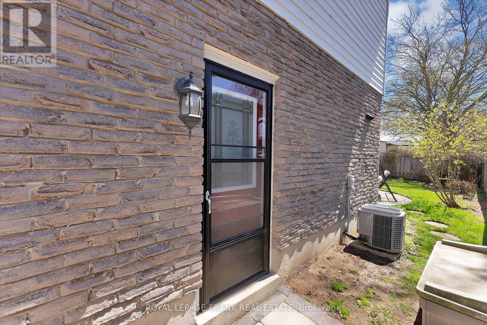 25 Michael Boulevard, Whitby, Ontario  L1N 5P4 - Photo 33 - E13057312