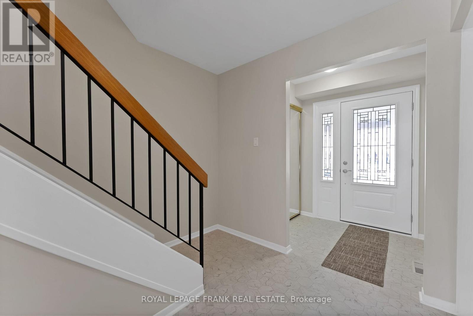 25 Michael Boulevard, Whitby, Ontario  L1N 5P4 - Photo 6 - E13057312