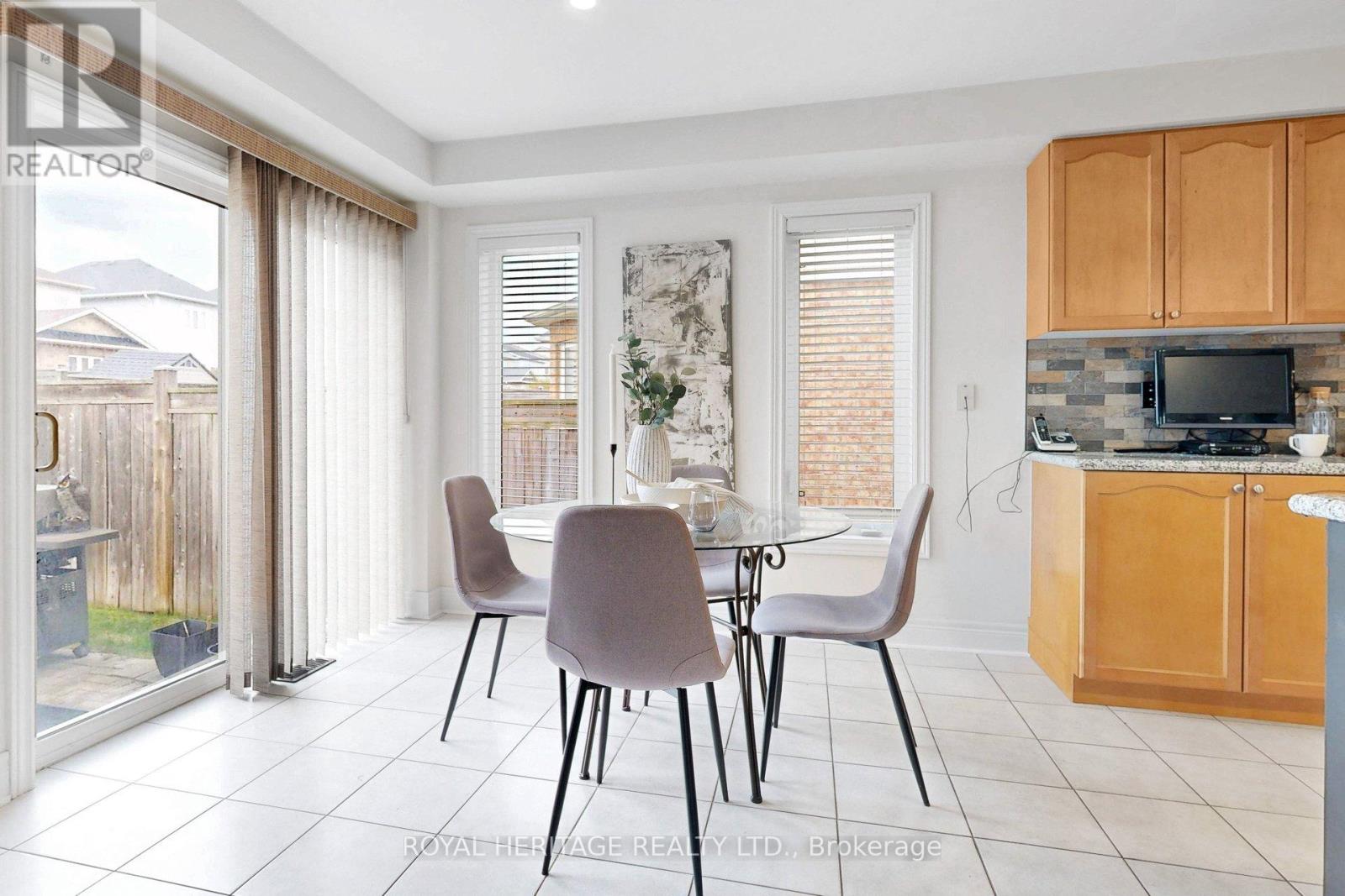 32 Bathgate Crescent, Clarington, Ontario  L1E 0B3 - Photo 13 - E13057338