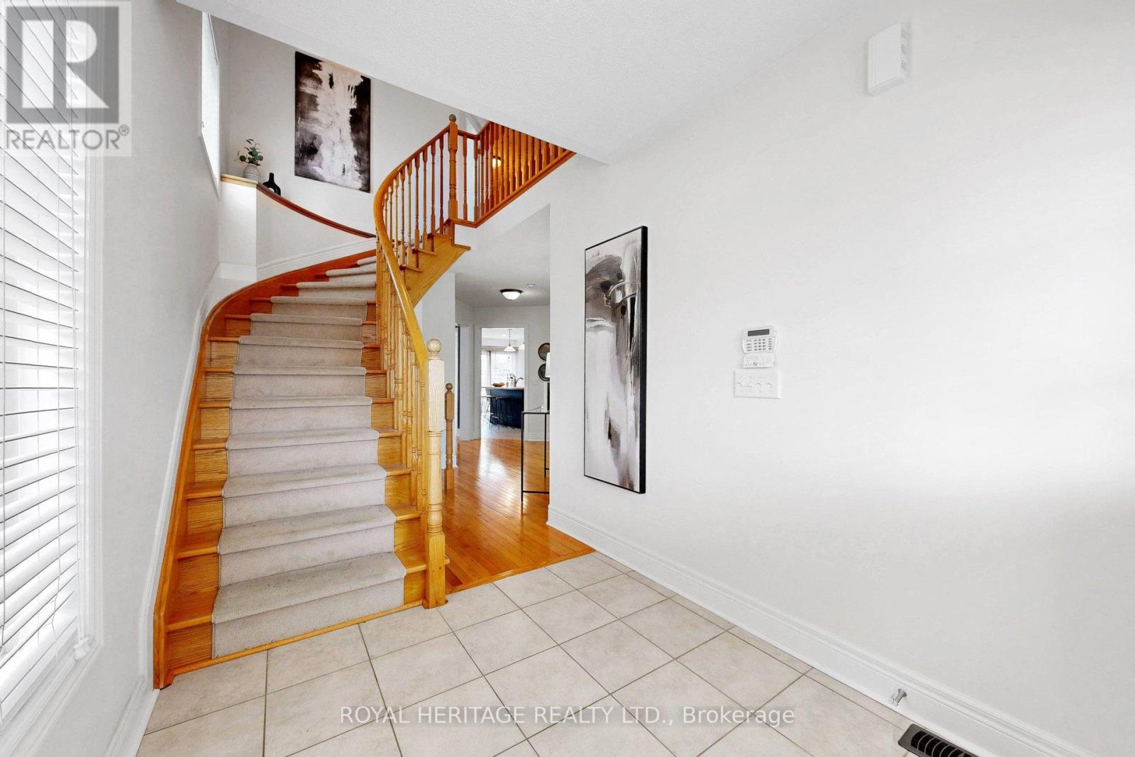 32 Bathgate Crescent, Clarington, Ontario  L1E 0B3 - Photo 2 - E13057338