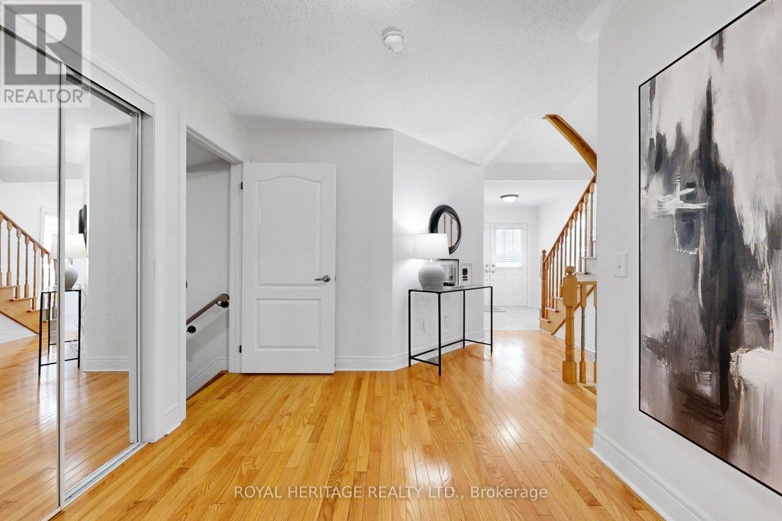 32 Bathgate Crescent, Clarington, Ontario  L1E 0B3 - Photo 5 - E13057338