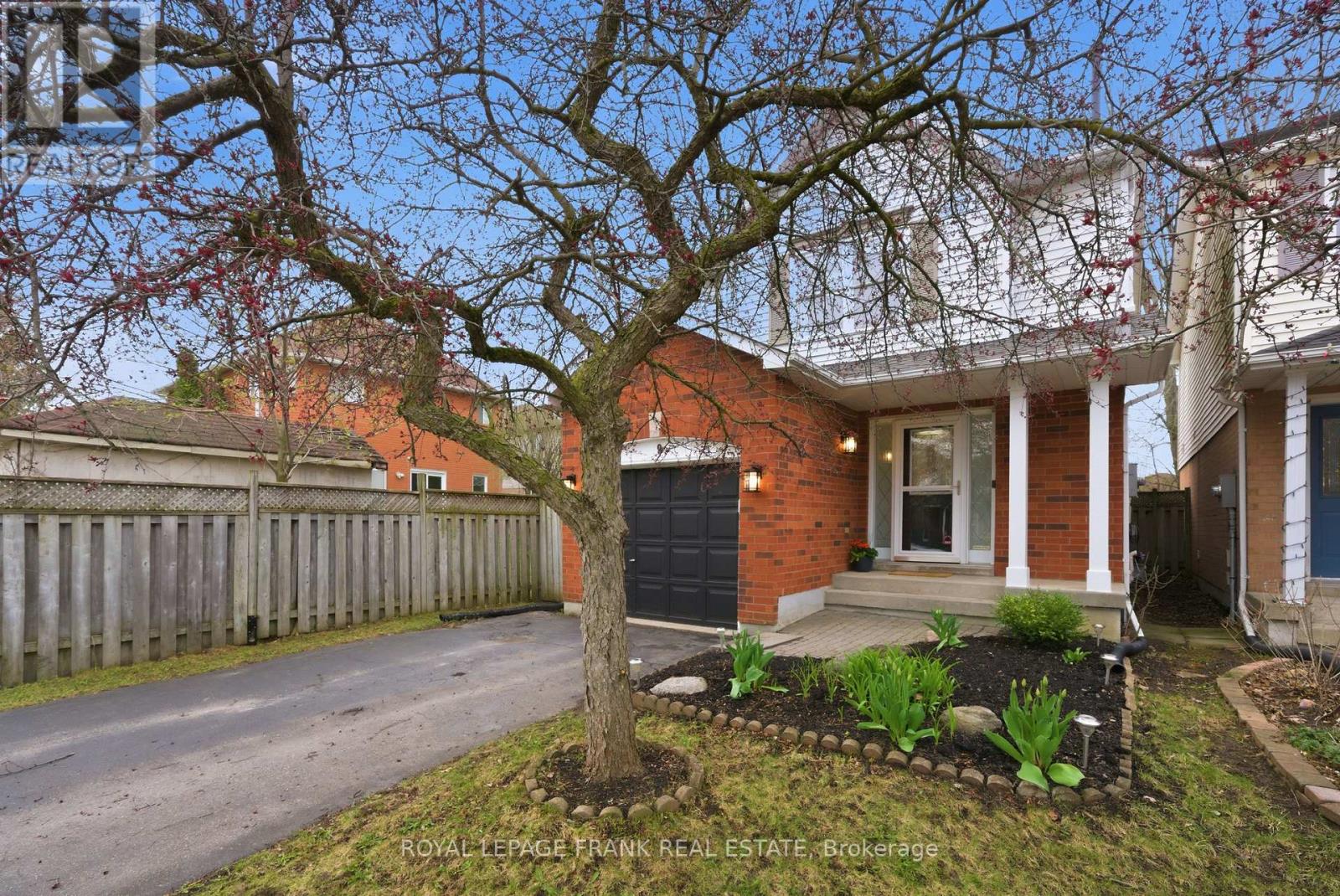 9 BROWNSTONE CRESCENT, Clarington, Ontario