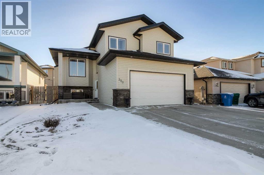380 Grizzly Crescent N, Lethbridge, Alberta  T1H 4E6 - Photo 1 - A2281077
