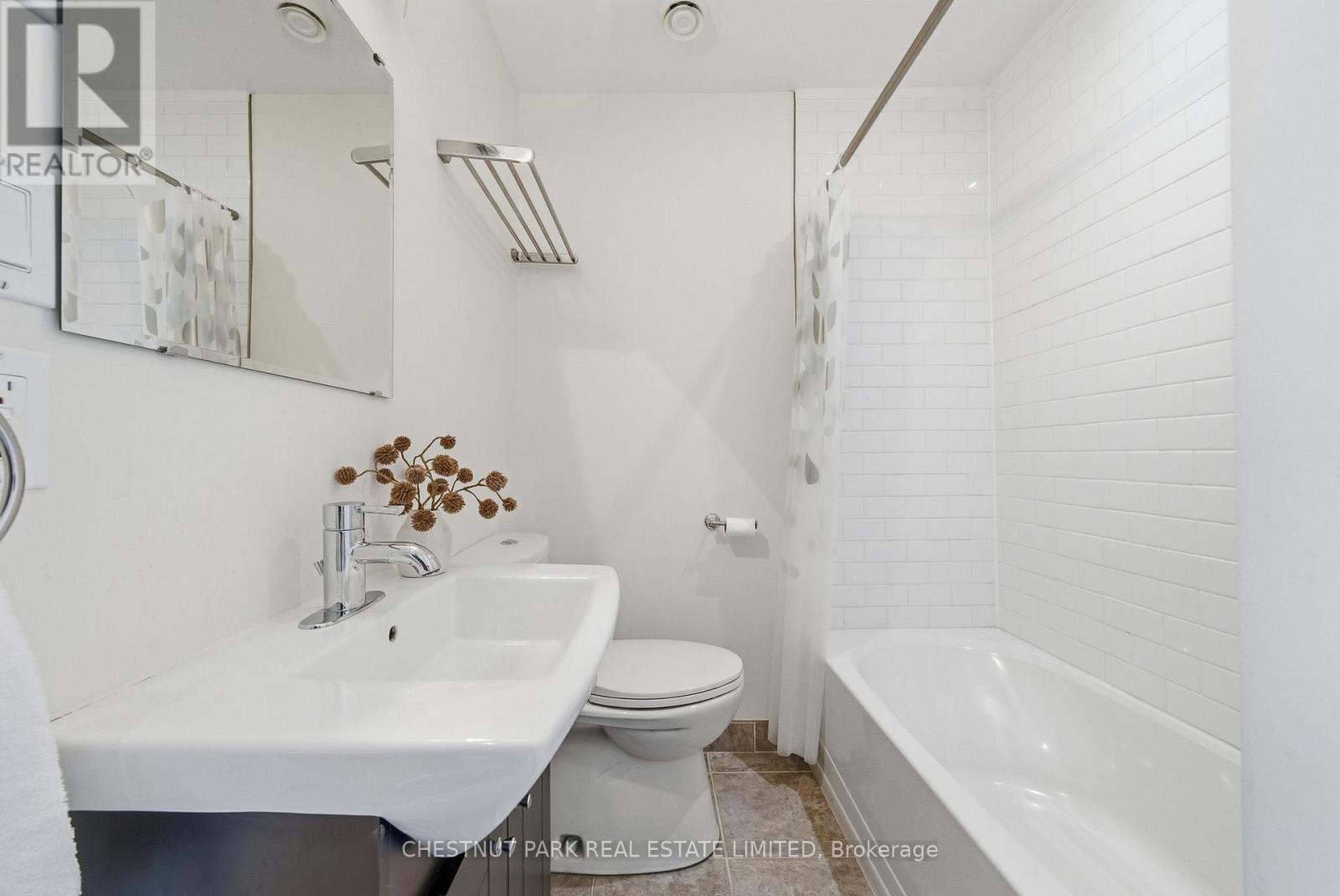 2 - 4 Bridge Street, Prince Edward County, Ontario  K0K 2T0 - Photo 34 - X13057518