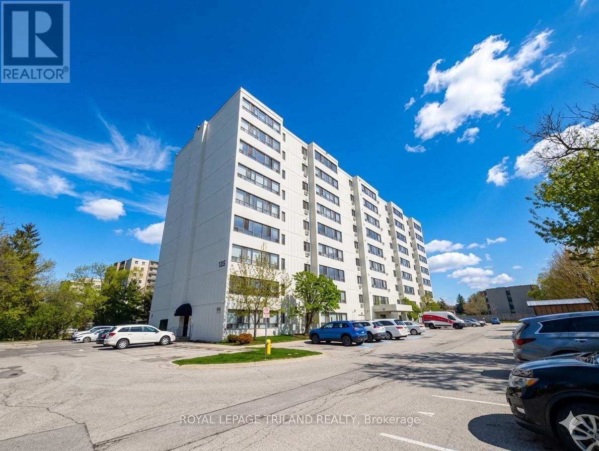 306 - 135 BASE LINE ROAD W, London South, Ontario