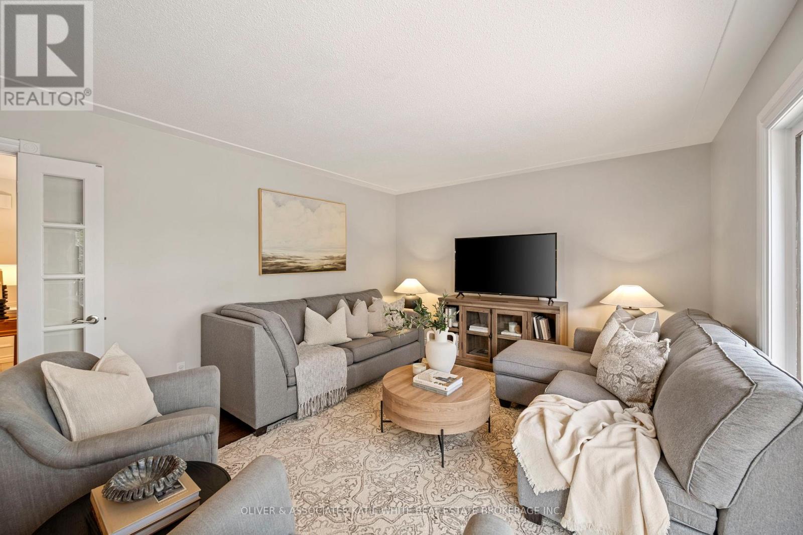 53 Timber Drive, London South, Ontario  N6K 1Y8 - Photo 2 - X13057484