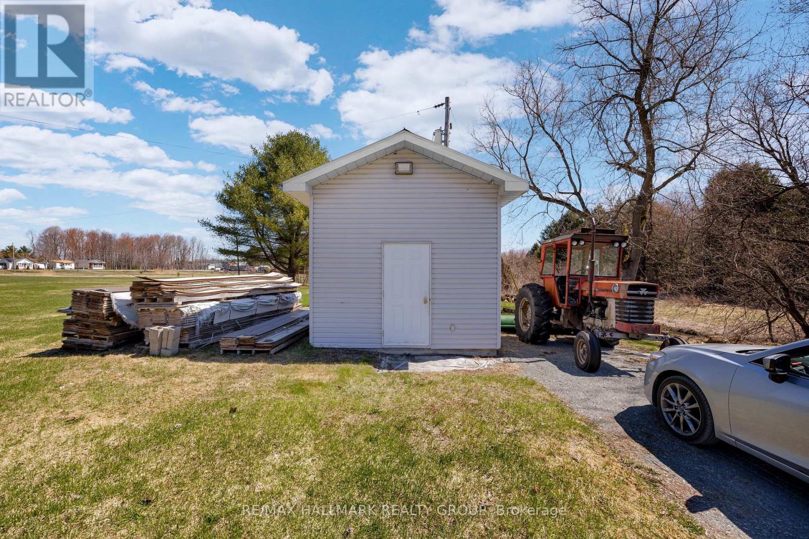 1226 Sandy Hill Road, Champlain, Ontario  K6A 2R2 - Photo 11 - X13057440