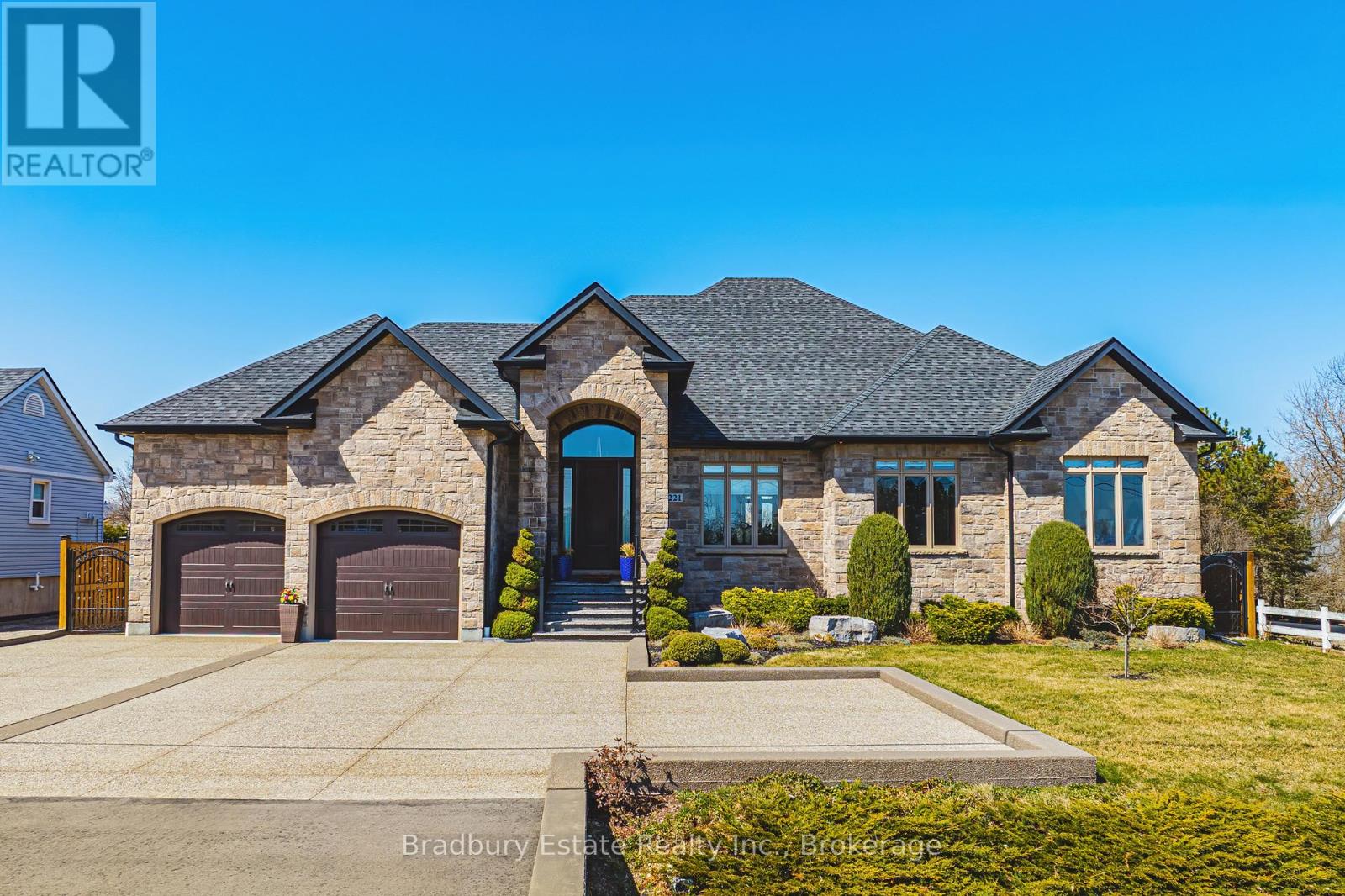 221 GLOVER ROAD, Hamilton, Ontario