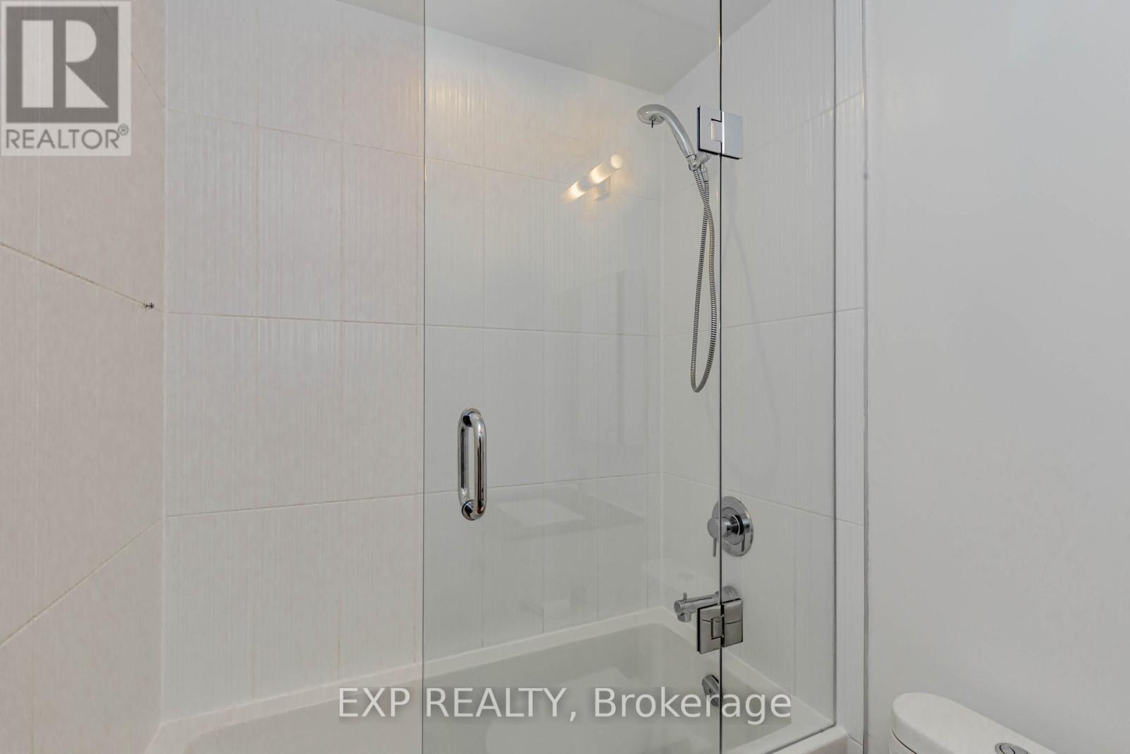 1603 - 9608 Yonge Street, Richmond Hill, Ontario  L4C 0X4 - Photo 37 - N12995064