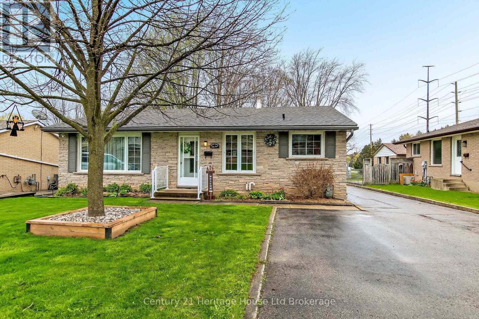 372 Odlum Drive, Woodstock, Ontario  N4S 3S2 - Photo 1 - X13057544