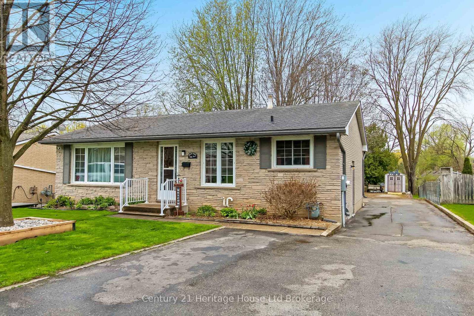 372 Odlum Drive, Woodstock, Ontario  N4S 3S2 - Photo 2 - X13057544