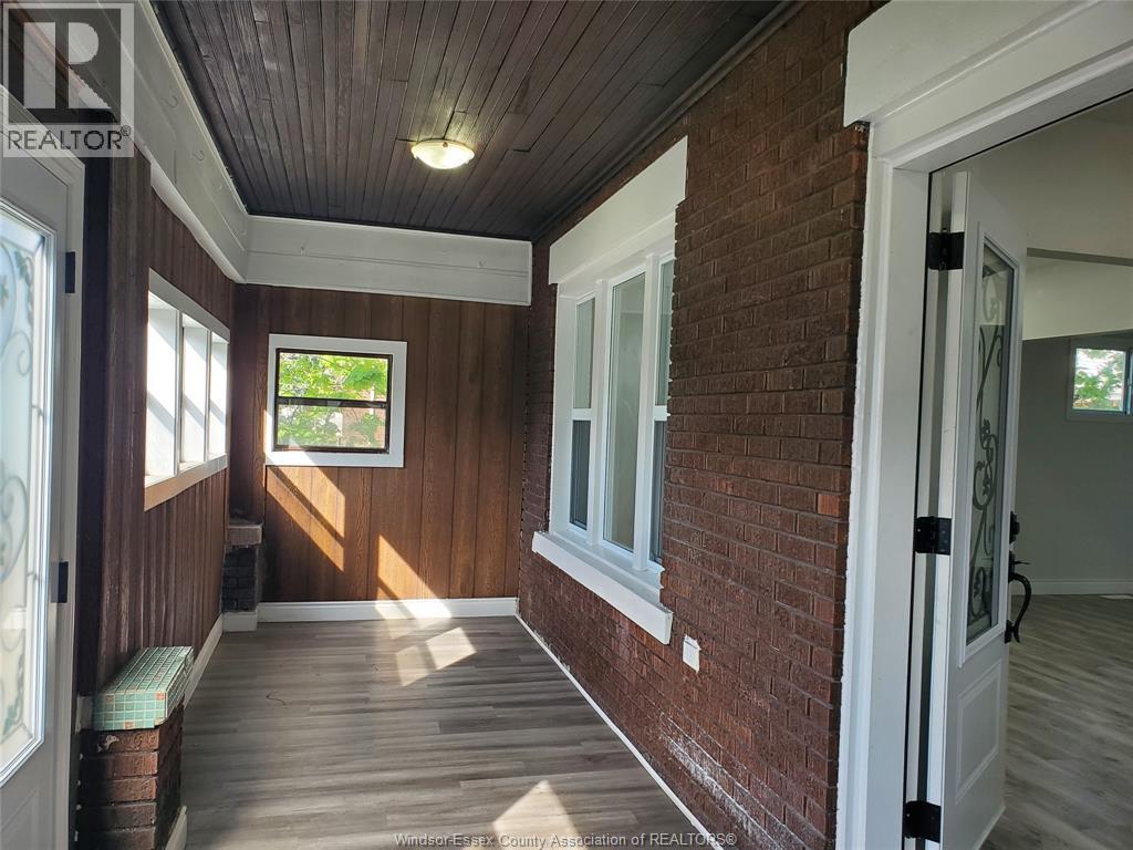348 Caroline, Windsor, Ontario  N9A 6A4 - Photo 3 - 26009507