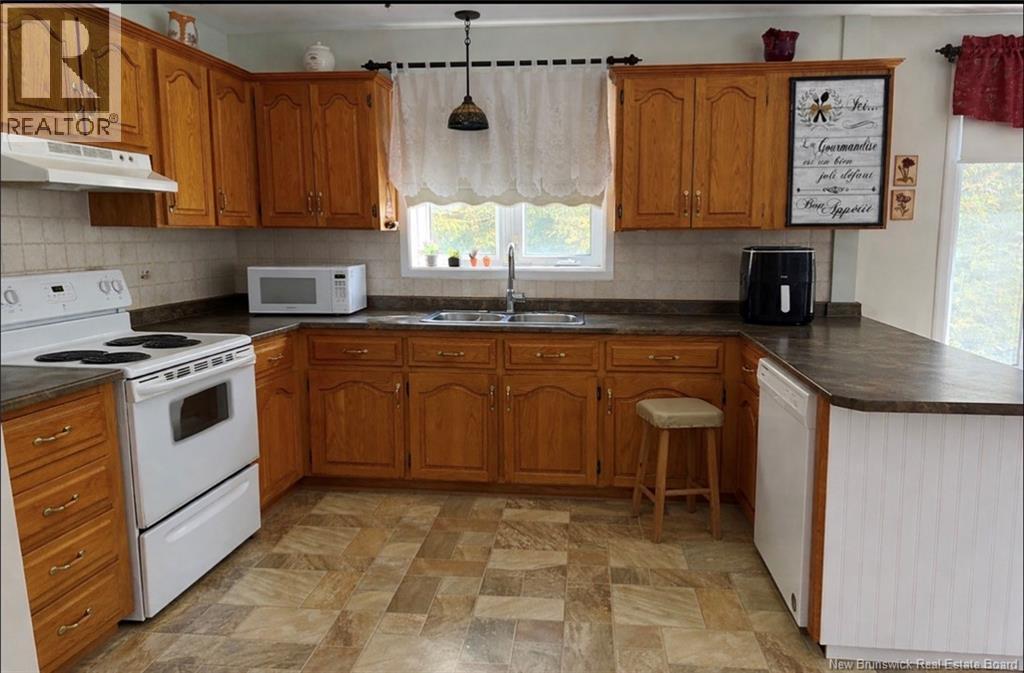3783 Rue Principale, Tracadie, New Brunswick  E1X 1E3 - Photo 11 - NB136830