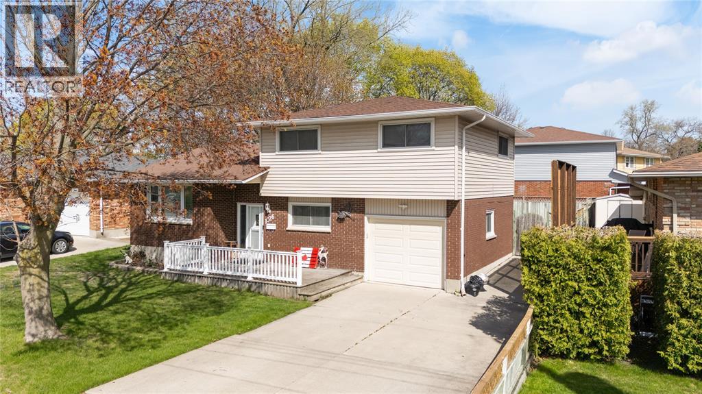 1126 Cathcart Boulevard, Sarnia, Ontario  N7S 2H5 - Photo 3 - 26009241