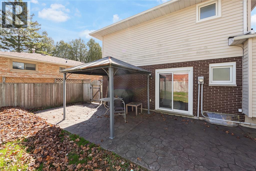 1126 Cathcart Boulevard, Sarnia, Ontario  N7S 2H5 - Photo 8 - 26009241