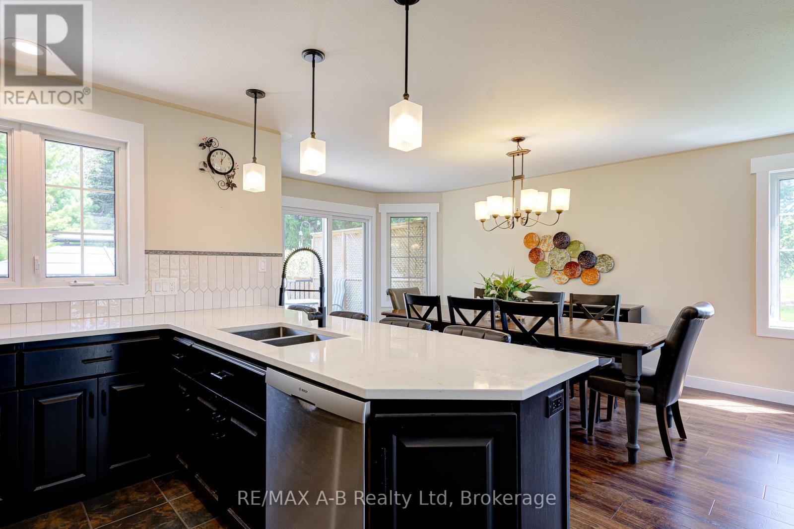 256 Boyce Street, Perth South, Ontario  N0K 1X0 - Photo 14 - X13057258