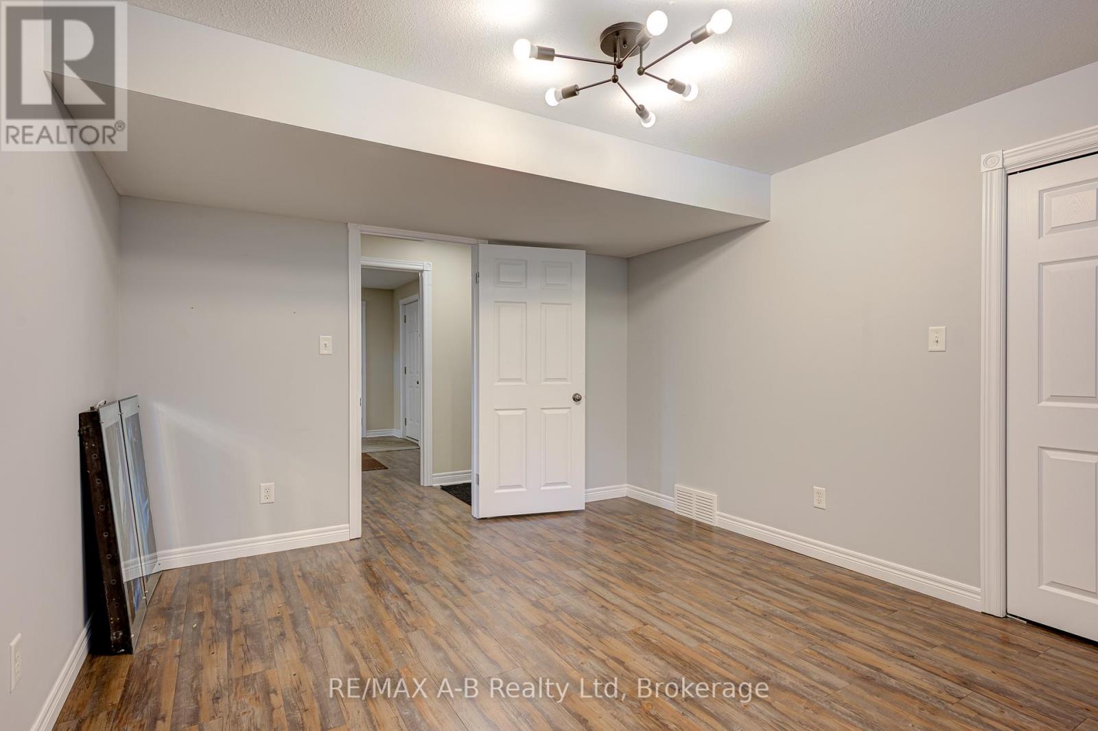 256 Boyce Street, Perth South, Ontario  N0K 1X0 - Photo 35 - X13057258