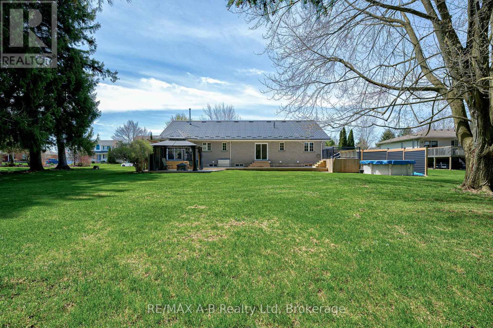 256 Boyce Street, Perth South, Ontario  N0K 1X0 - Photo 38 - X13057258