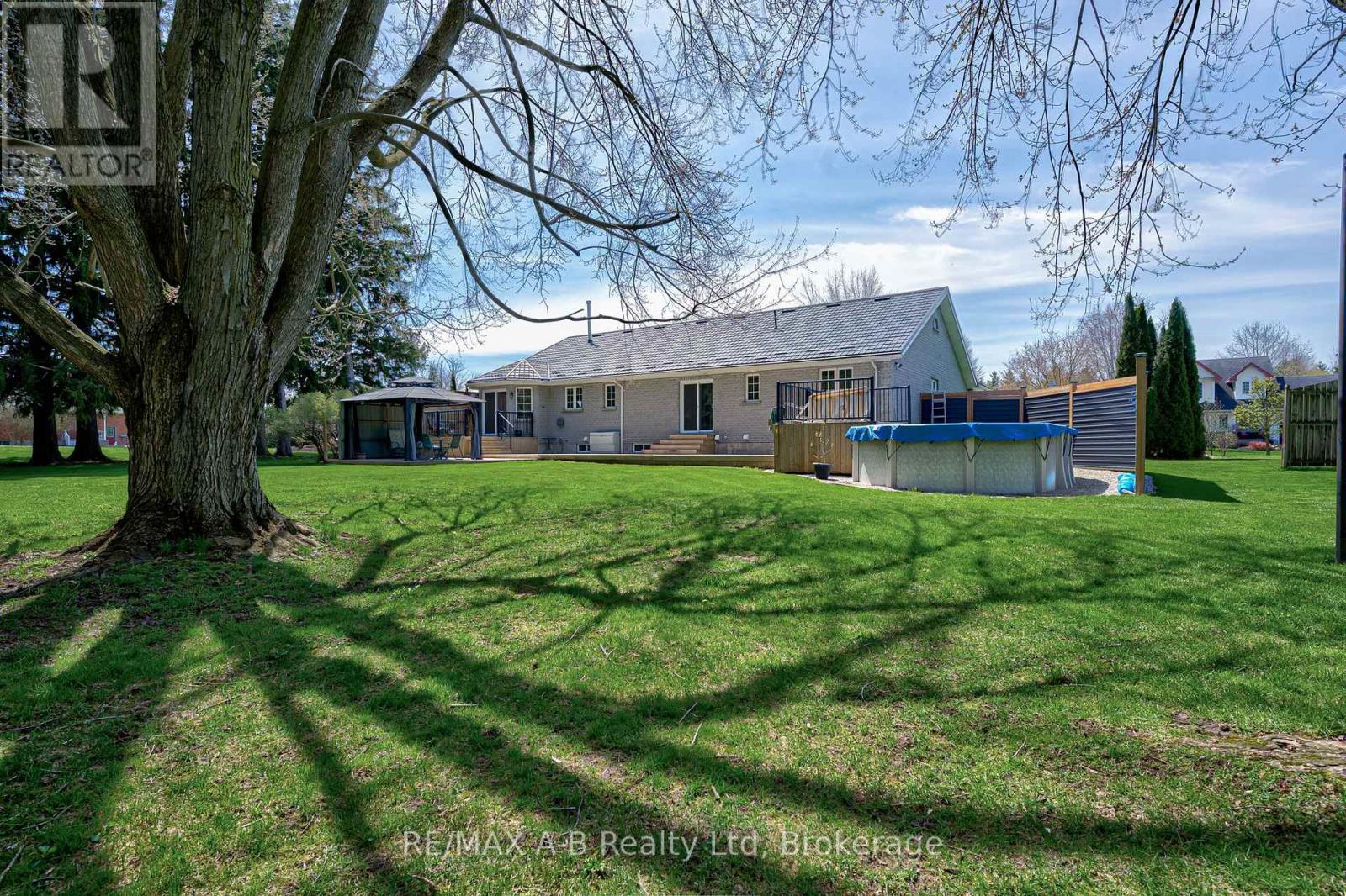 256 Boyce Street, Perth South, Ontario  N0K 1X0 - Photo 39 - X13057258