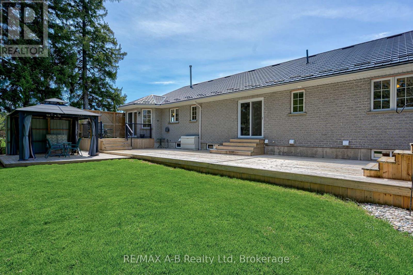 256 Boyce Street, Perth South, Ontario  N0K 1X0 - Photo 41 - X13057258