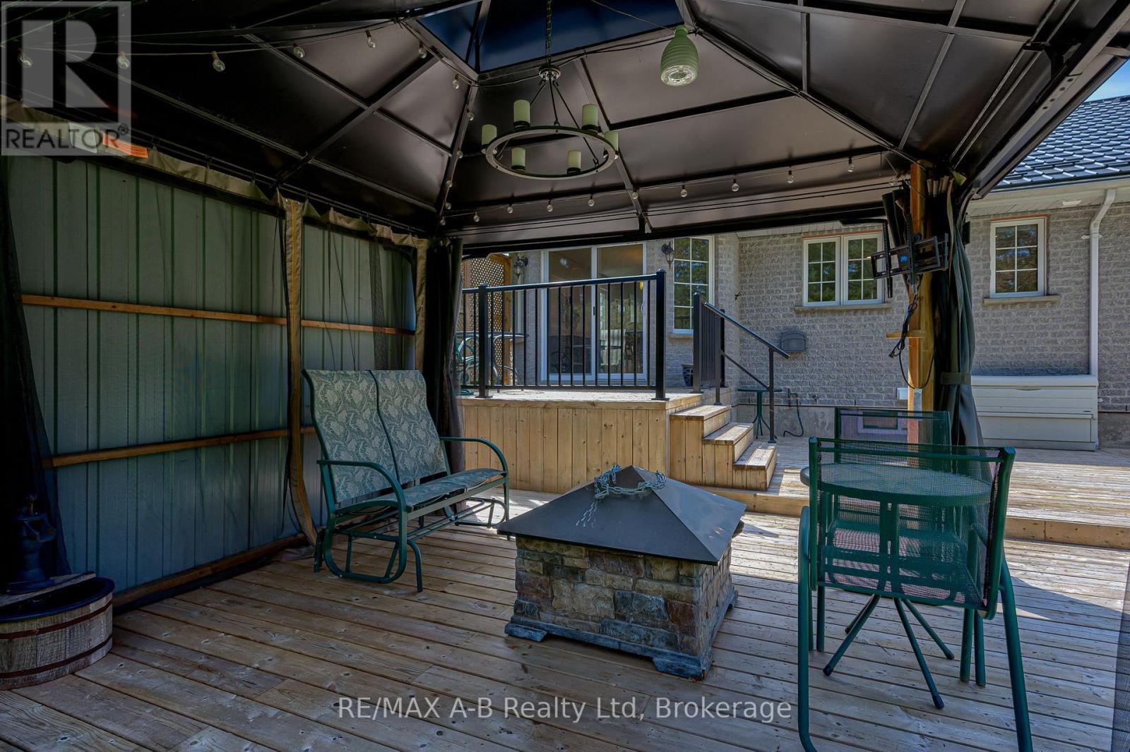 256 Boyce Street, Perth South, Ontario  N0K 1X0 - Photo 43 - X13057258