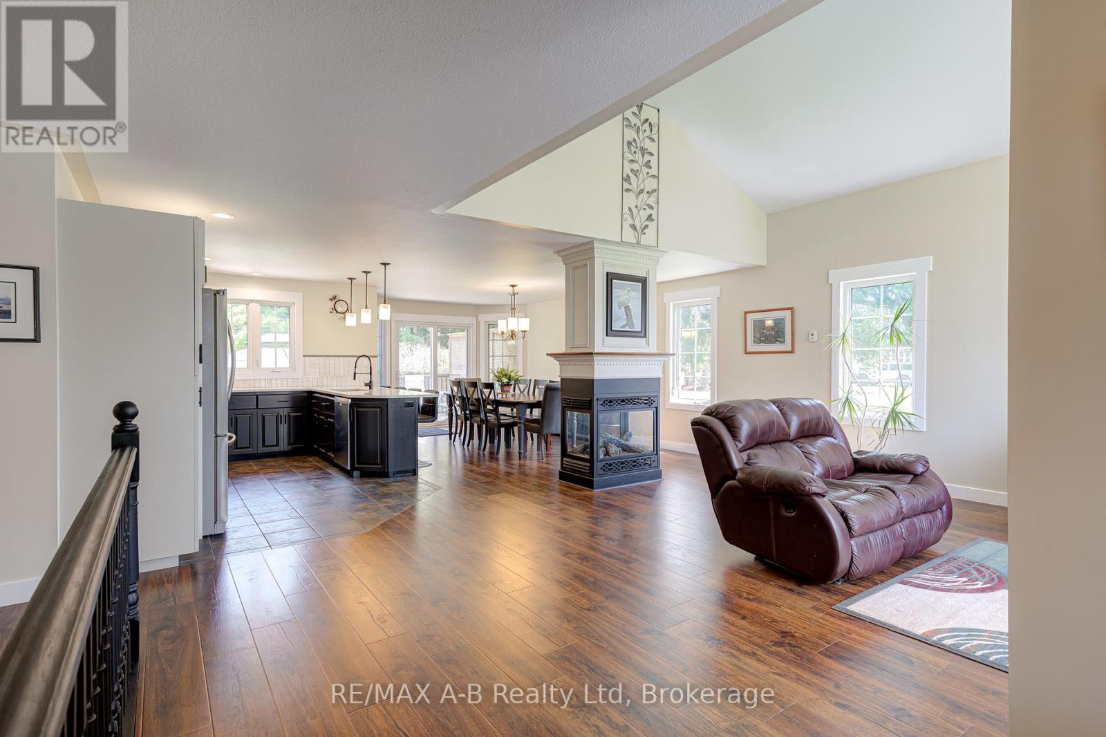 256 Boyce Street, Perth South, Ontario  N0K 1X0 - Photo 9 - X13057258