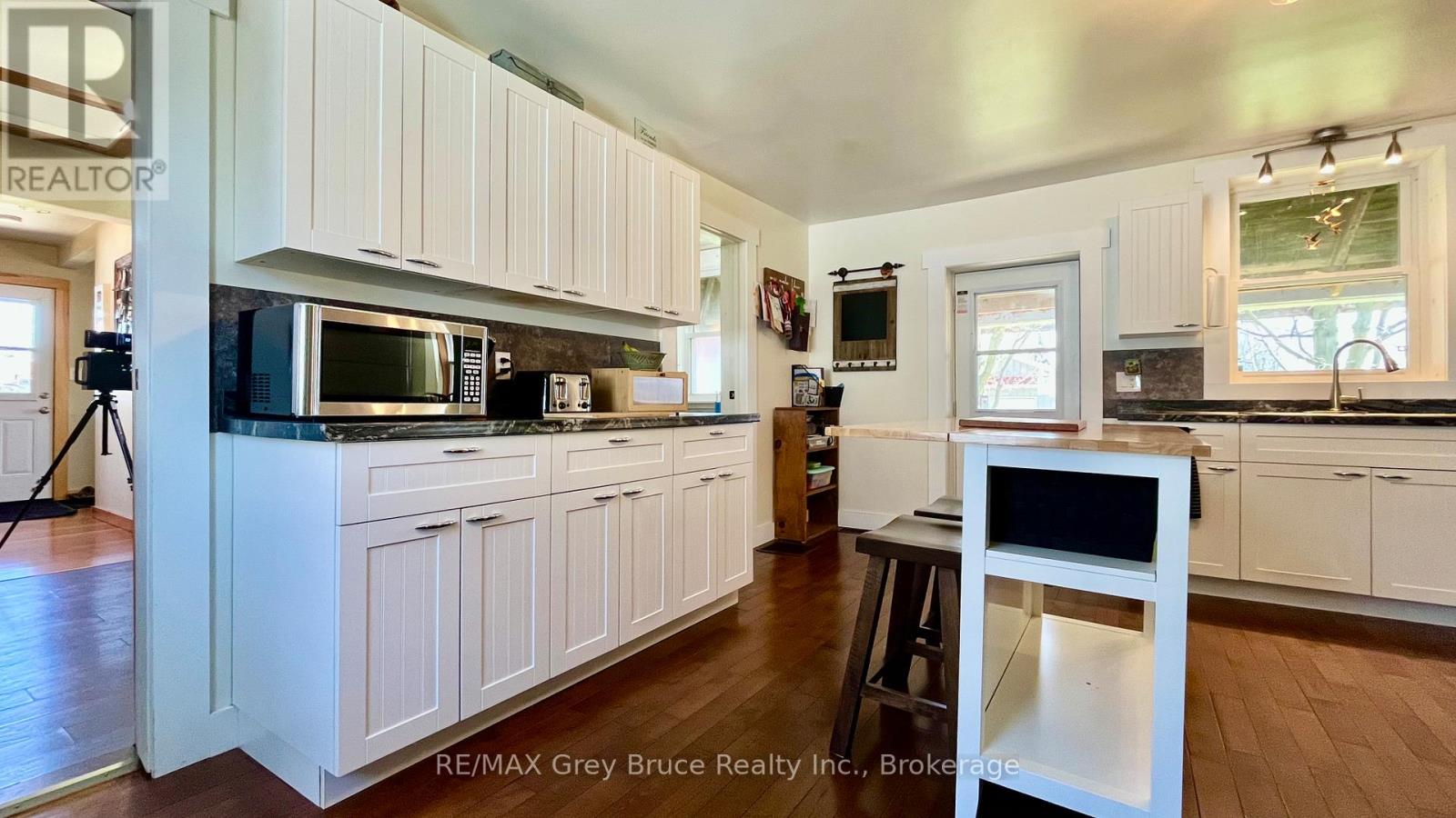 141 Yonge Street N, Arran-Elderslie, Ontario  N0H 2N0 - Photo 6 - X13057298