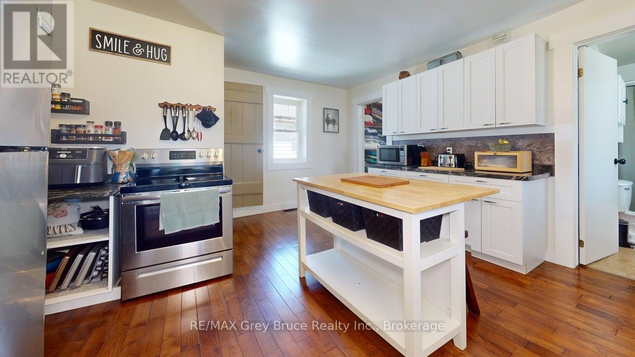 141 Yonge Street N, Arran-Elderslie, Ontario  N0H 2N0 - Photo 7 - X13057298