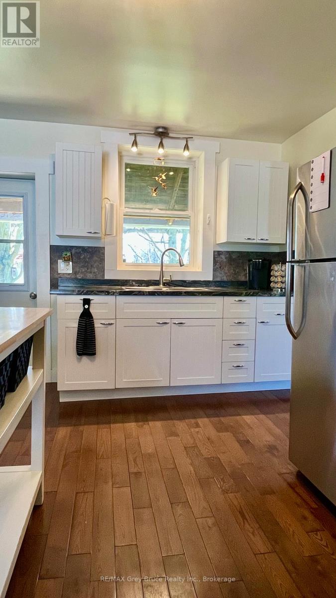 141 Yonge Street N, Arran-Elderslie, Ontario  N0H 2N0 - Photo 9 - X13057298