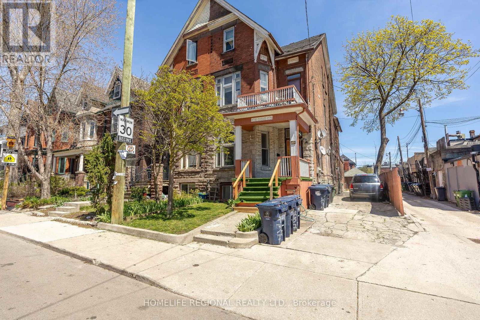 237 ROXTON ROAD, Toronto, Ontario