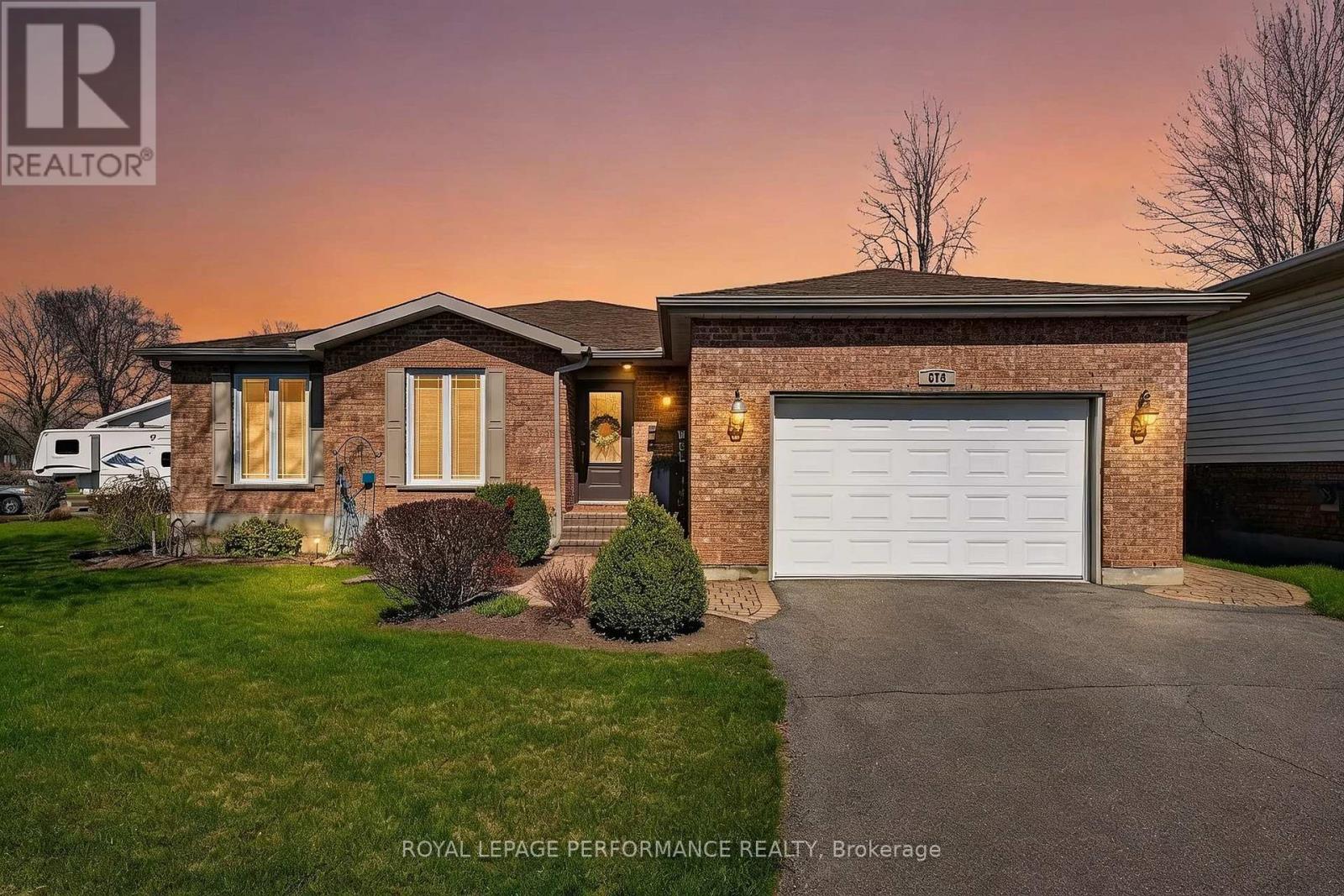 674 Hamilton Crescent, Cornwall, Ontario  K6H 7B5 - Photo 3 - X13057386