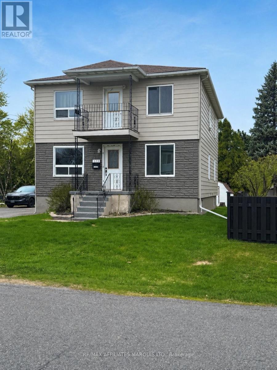 123 New Street, Cornwall, Ontario  K6H 3G1 - Photo 1 - X13057508