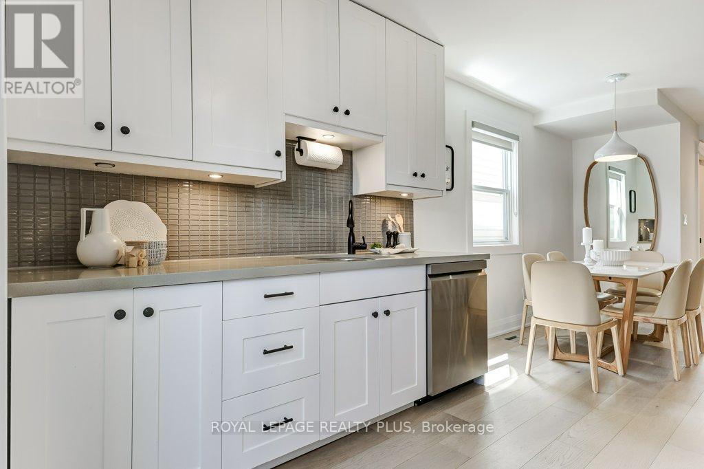 55 Rhodes Avenue, Toronto, Ontario  M4L 2Z8 - Photo 17 - E13057220