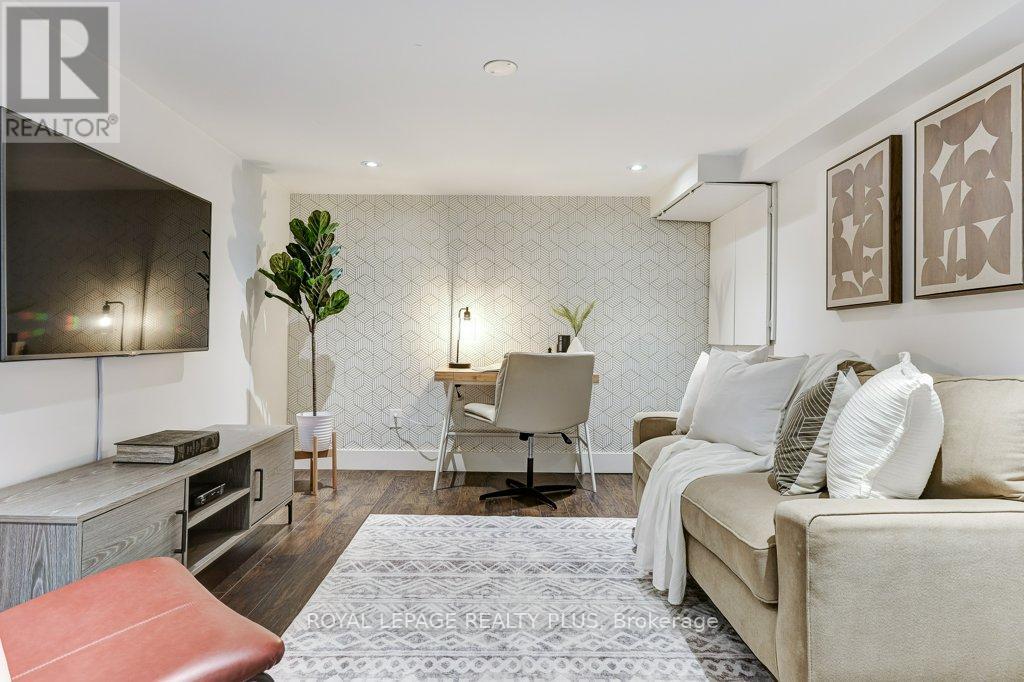 55 Rhodes Avenue, Toronto, Ontario  M4L 2Z8 - Photo 26 - E13057220