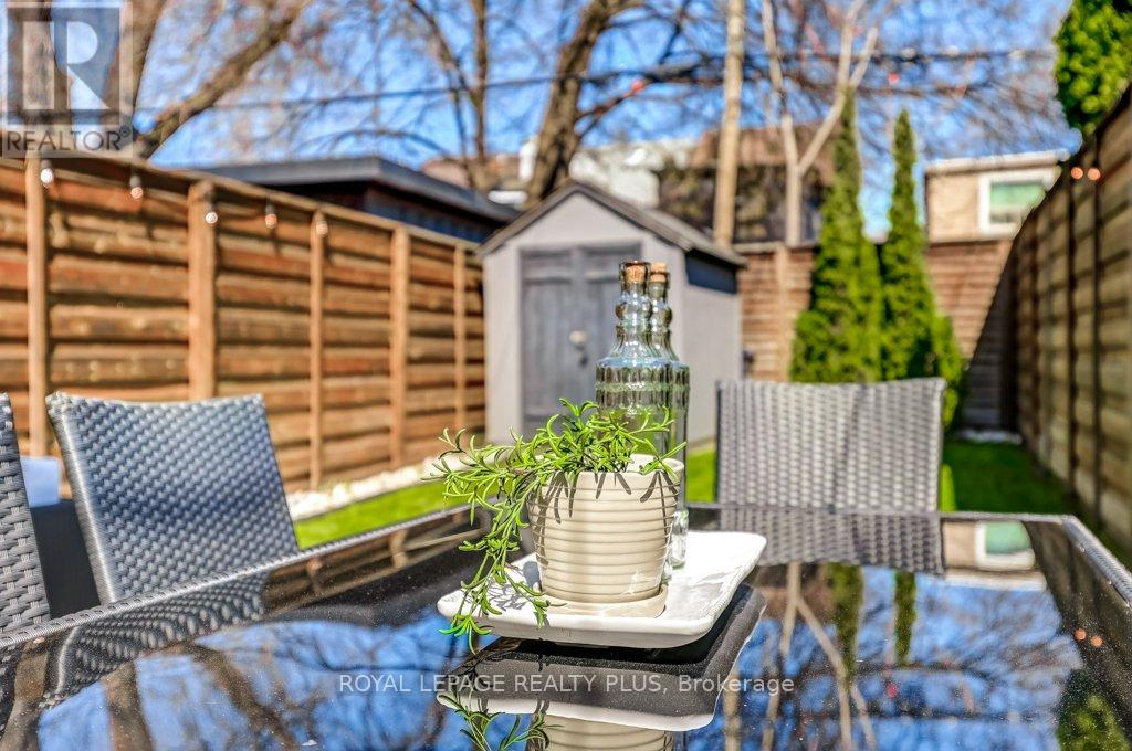 55 Rhodes Avenue, Toronto, Ontario  M4L 2Z8 - Photo 32 - E13057220