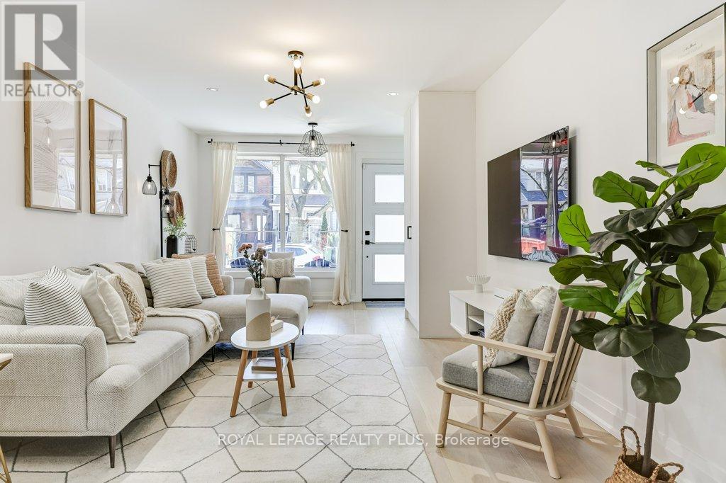 55 Rhodes Avenue, Toronto, Ontario  M4L 2Z8 - Photo 7 - E13057220