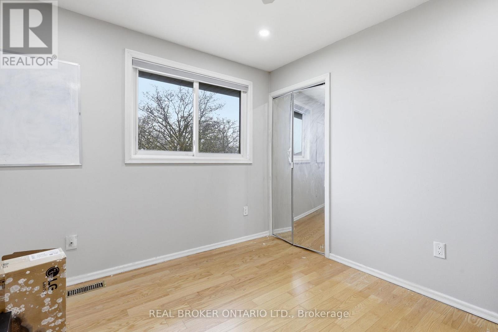 536 Lisbon Court, Oshawa, Ontario  L1J 6R3 - Photo 13 - E13057242