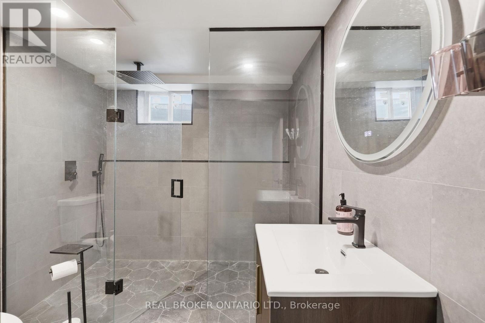 536 Lisbon Court, Oshawa, Ontario  L1J 6R3 - Photo 22 - E13057242