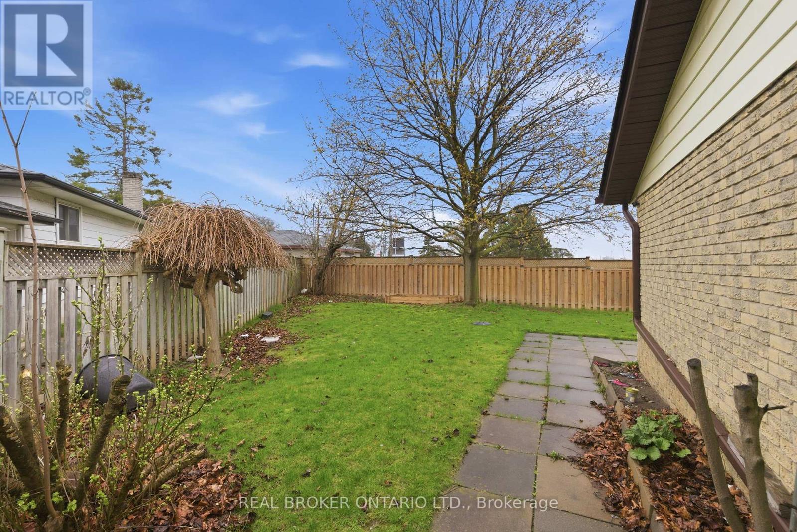 536 Lisbon Court, Oshawa, Ontario  L1J 6R3 - Photo 24 - E13057242