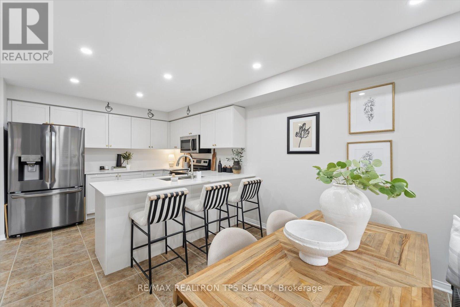 263 Sprucewood Crescent, Clarington, Ontario  L1C 5H1 - Photo 10 - E13057410