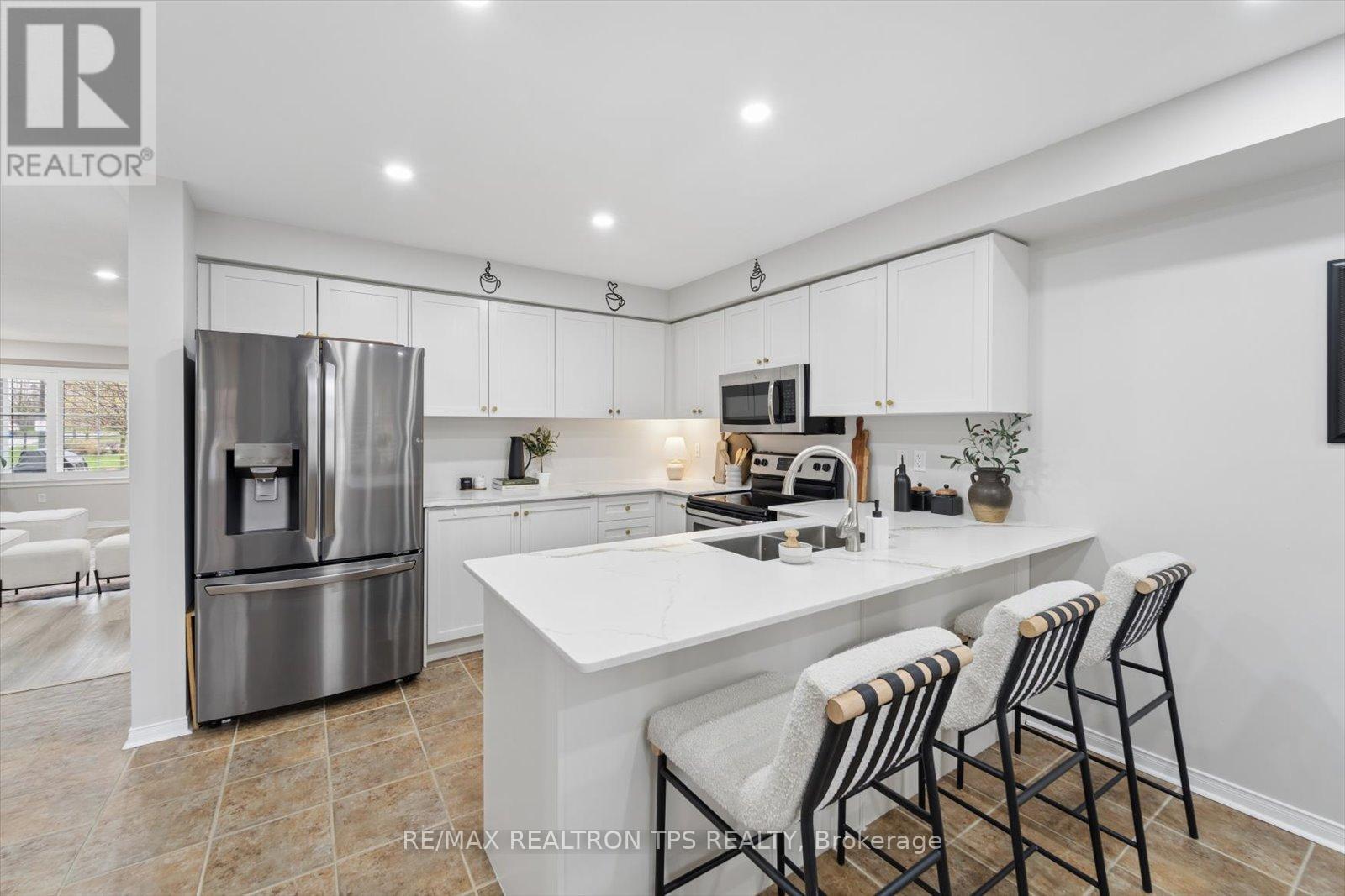 263 Sprucewood Crescent, Clarington, Ontario  L1C 5H1 - Photo 11 - E13057410