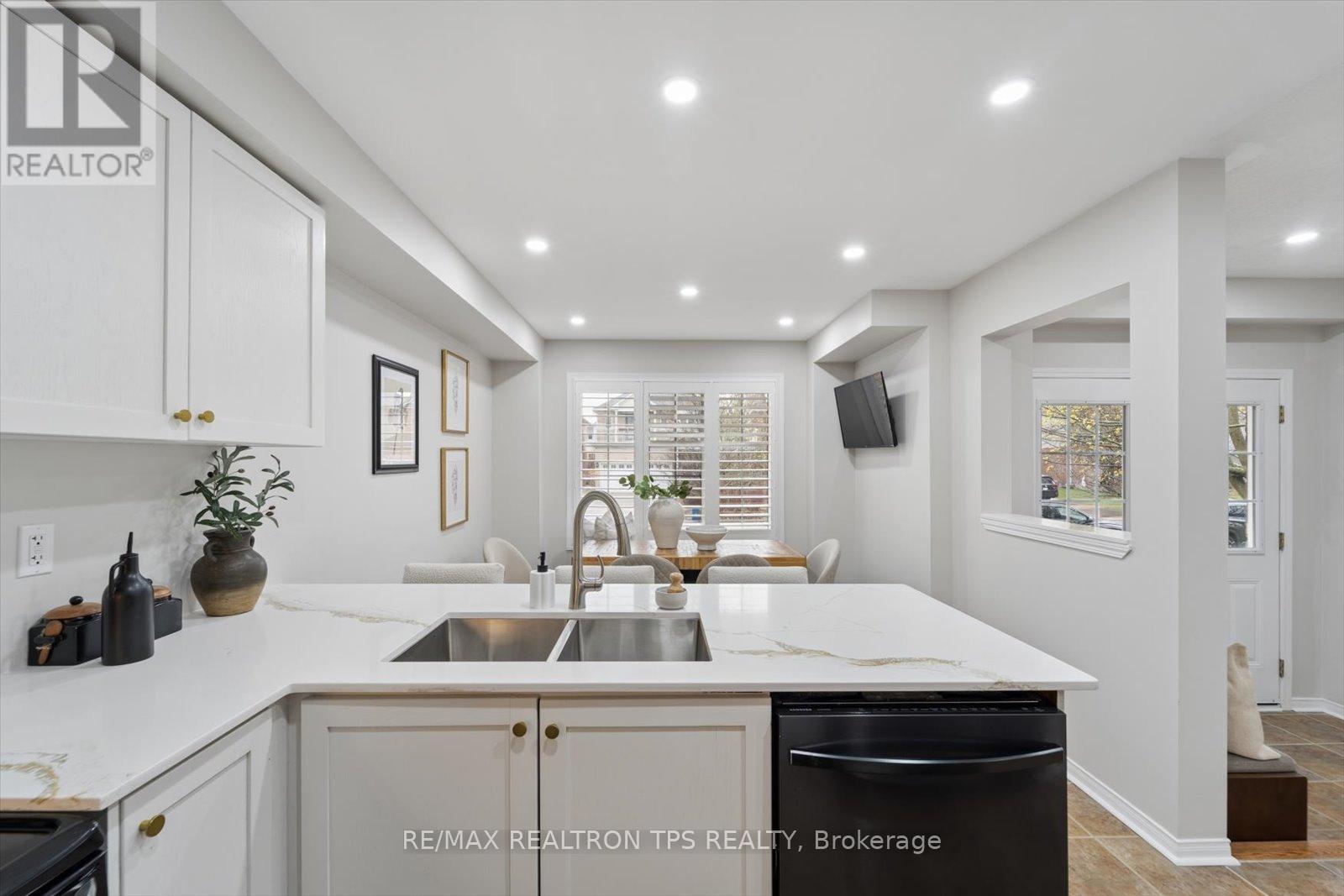 263 Sprucewood Crescent, Clarington, Ontario  L1C 5H1 - Photo 15 - E13057410