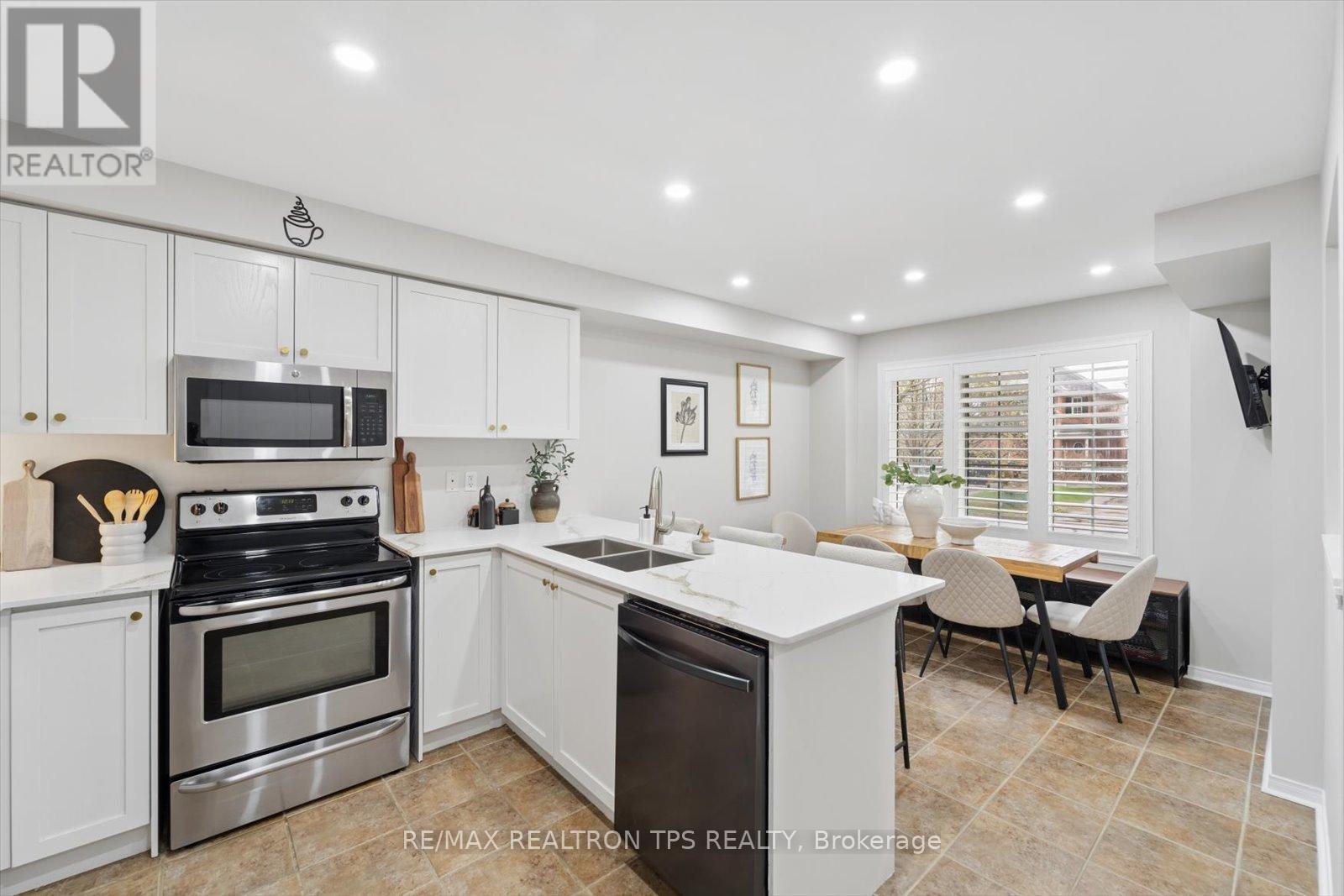 263 Sprucewood Crescent, Clarington, Ontario  L1C 5H1 - Photo 16 - E13057410