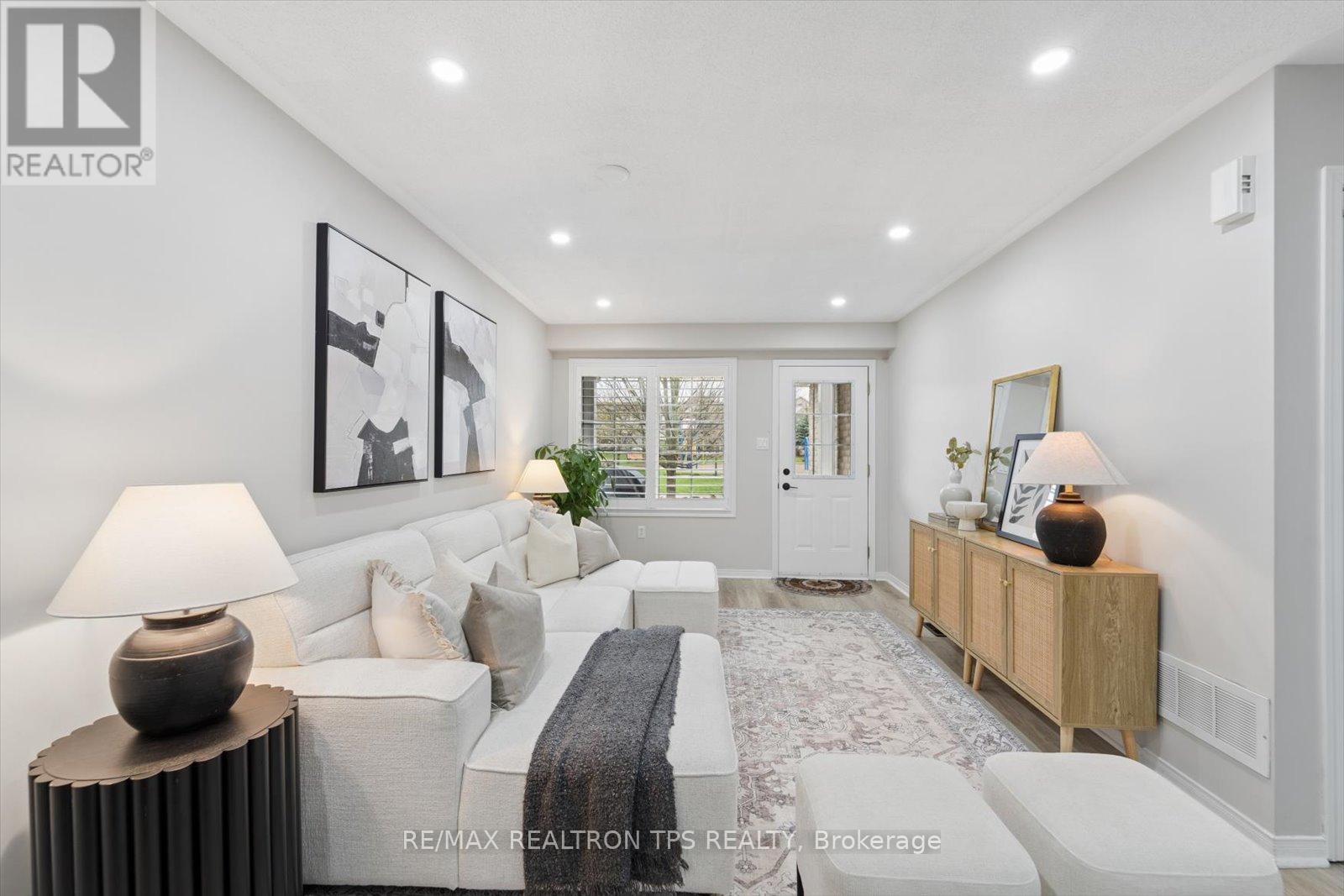 263 Sprucewood Crescent, Clarington, Ontario  L1C 5H1 - Photo 8 - E13057410