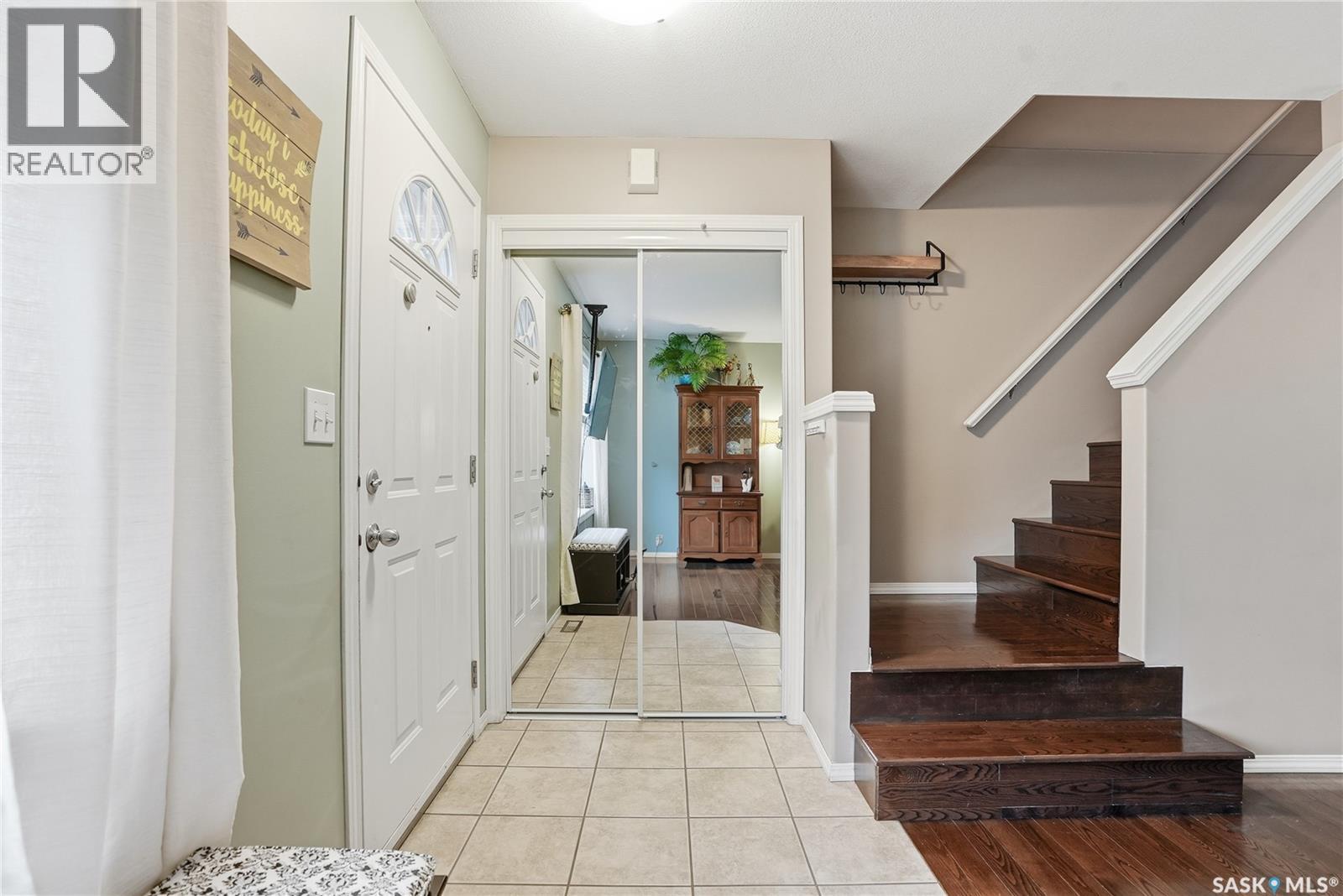 213 663 Beckett Crescent, Saskatoon, Saskatchewan  S7N 4X2 - Photo 3 - SK034027